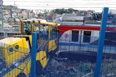 Trem do metrô de Salvador colide em caminhão de serviço e deixa seis pessoas feridas