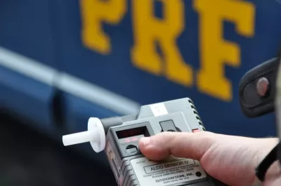 Mais de 22 mil condutores se recusaram a fazer o teste do bafômetro em 2021
