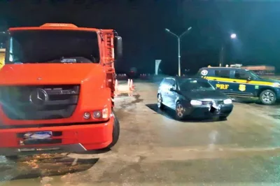 PRF recupera caminhão roubado na divisa entre BA e MG