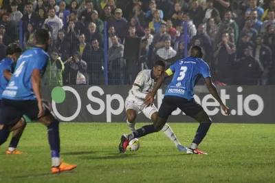 Bahia vence o Azuriz nos pênaltis e avança na Copa do Brasil