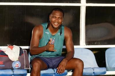 Guto atualiza sobre Rodallega e retorno de outros atletas para confronto contra a Ponte Preta