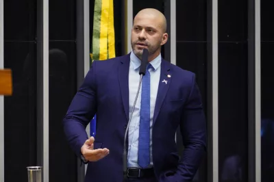 Moraes nega pedido de Silveira para trabalhar e estudar fora da prisão
