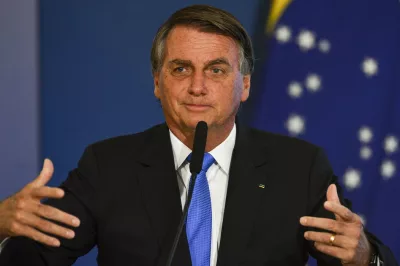 Petrobras tem que cumprir sua função social, diz Bolsonaro