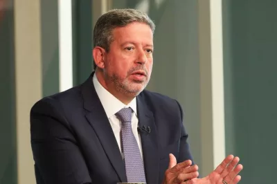 Lira diz que plenário vai votar em projeto que limita ICMS de combustíveis