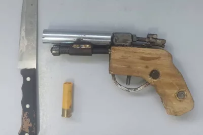 Alagoinhas: Polícia Militar apreende arma de fabricação caseira e prende homem em flagrante na Serra do Ouro