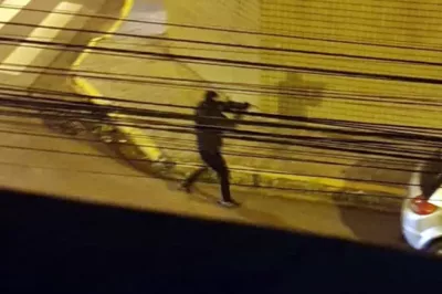 Criminosos armados atacam agência da Caixa, trocam tiros com a polícia e deixam feridos em Itajubá, MG