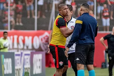 Rodrigão retorna de suspensão e poderá estrear pelo Vitória contra o Botafogo-SP