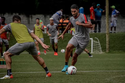 Em busca do G-8, Vitória recebe o Botafogo-SP no Barradão