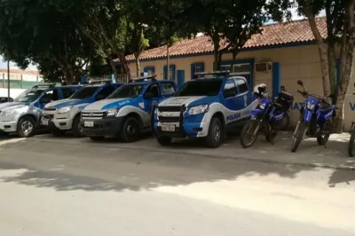 Jovem é presa com pedras de crack escondidas em carrinho de bebê na Bahia