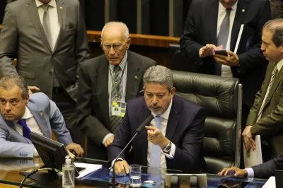 Após decisão, Arthur Lira determina que deputado reassuma mandato