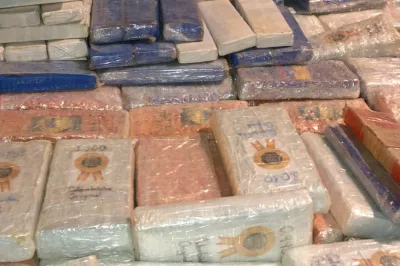 PM encontra 1 tonelada de maconha colombiana enterrada em celeiro em Conquista