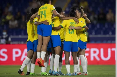 Brasil atropela Peru antes das semifinais da Copa América Feminina