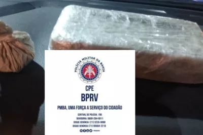 PM aborda dupla em moto e apreende 1 kg de crack e trouxa de maconha na Bahia
