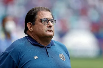 Guto Ferreira se compara com Enderson e revela que Freeland queria sua saída: ”Criando situações”