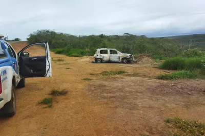Corpo carbonizado é encontrado dentro de carro queimado em Inhambupe