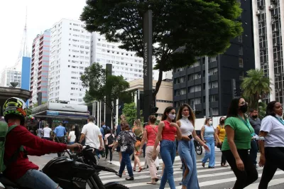 Covid-19: Brasil tem 9,8 mil novos casos e 37 óbitos em 24h