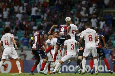 Com 28 mil na Fonte Nova, Bahia acorda no segundo tempo e bate o Náutico por 3×0