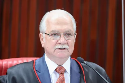 Presidente do TSE agradece ao do Senado por defender democracia