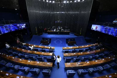 Senado aprova redução na idade mínima para laqueadura