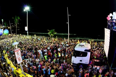 Prefeito de Salvador anuncia que Carnaval de 2023 permanece na Barra