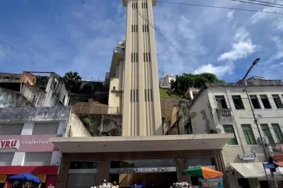 Mulher de 30 anos é executada na frente do Elevador Lacerda, em Salvador