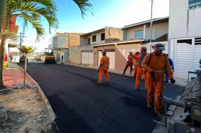Asfalto chega a mais quatro ruas de Alagoinhas