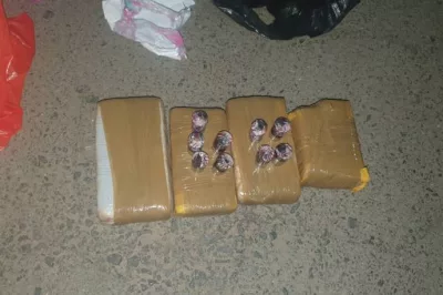 Homem é preso com 2,3 kg maconha em ônibus de turismo na Bahia