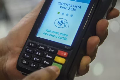 Pagamentos com cartões crescem 36,5% no primeiro semestre
