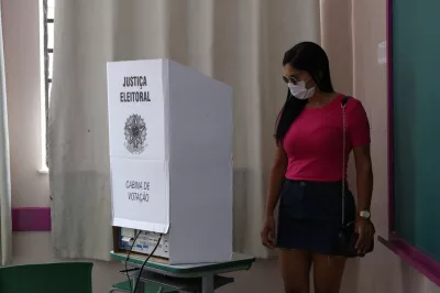 Eleições 2022 mantém maioria do eleitorado feminina, com 53%