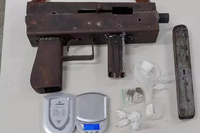 Drogas e submetralhadora são apreendidas em Feira de Santana