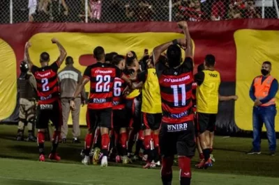 Com Barradão lotado, Vitória vence o Brasil-RS por 3 a 1 e garante vaga no G-8