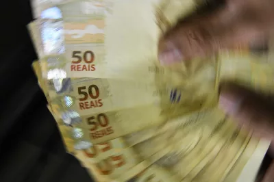 Ministro do TCU libera novos consignados do INSS após recurso da AGU