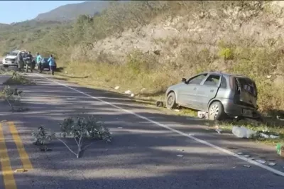 Três pessoas morrem após batida entre carro e moto no sudoeste da Bahia