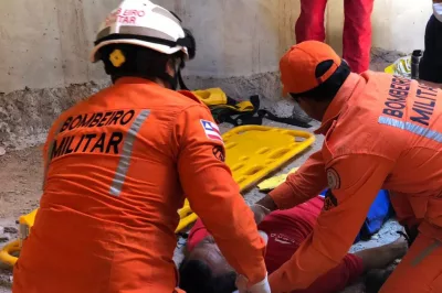 Barreiras: Bombeiros resgatam homem de 69 anos que caiu de uma altura de 3 metros
