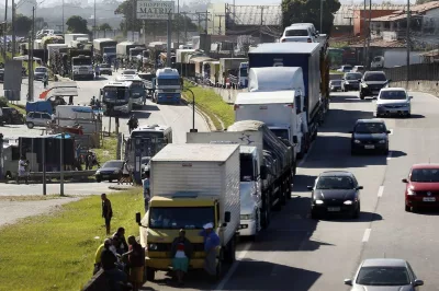 Covid-19: Brasil tem 56 mortes e 6,7 mil casos em 24 horas