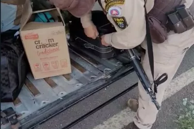 Adolescente é apreendida com 10 kg de drogas em ônibus na BA-262
