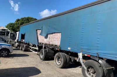DRFR localiza carreta com carga de cerveja roubada em Feira de Santana