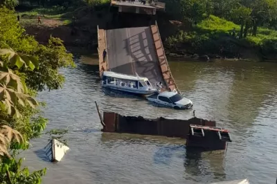 Ponte desaba em Manaus e três pessoas morrem