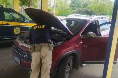 Picape roubada é recuperada pela PRF em Itabuna