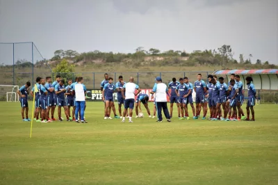 Bahia faz último treino em Salvador antes de enfrentar o Grêmio