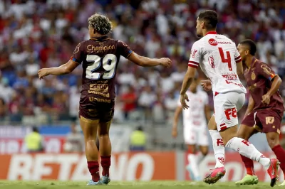 Em dia de recorde de público na Arena, Bahia fica no empate com o Vila Nova