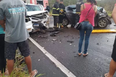 Criança de 4 anos e outras duas pessoas morrem em batida entre dois carros na BR-110