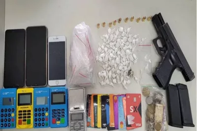 Dois homens e uma mulher são presos por policiais da CETO em Alagoinhas; arma e drogas foram apreendidas