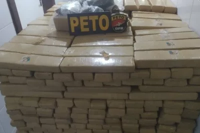 PMs apreendem meia tonelada de maconha e suspeitos conseguem fugir, em Cajazeiras
