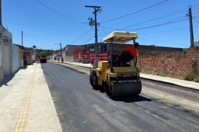 Flamboyant é mais uma via da Rua do Catu a receber pavimentação asfáltica
