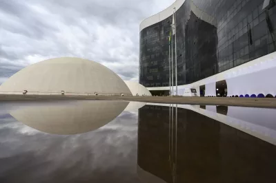 Ministro do TSE dá 3 dias para Bolsonaro explicar minuta de decreto
