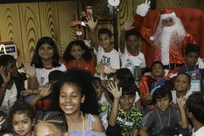 Crianças já podem enviar cartas para campanha Papai Noel dos Correios