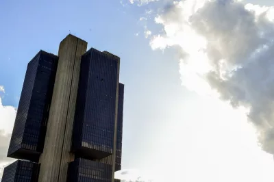 Capacidade de pagamento de famílias e microempresas piorou, diz BC