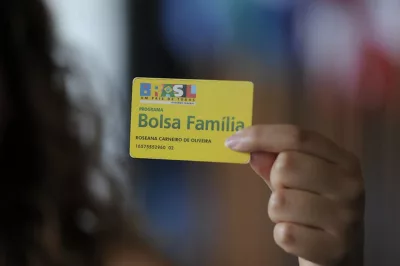 PEC da Transição deve prever Bolsa Família fora do teto por 4 anos, diz Randolfe
