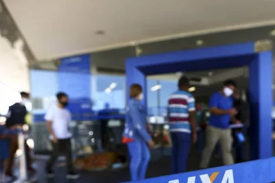 Caixa começa a pagar hoje abono salarial de 2021
